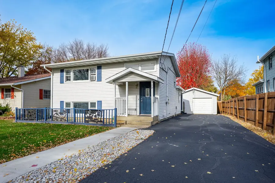 729 W Perry Street, Belvidere, IL 61008 - Image #2