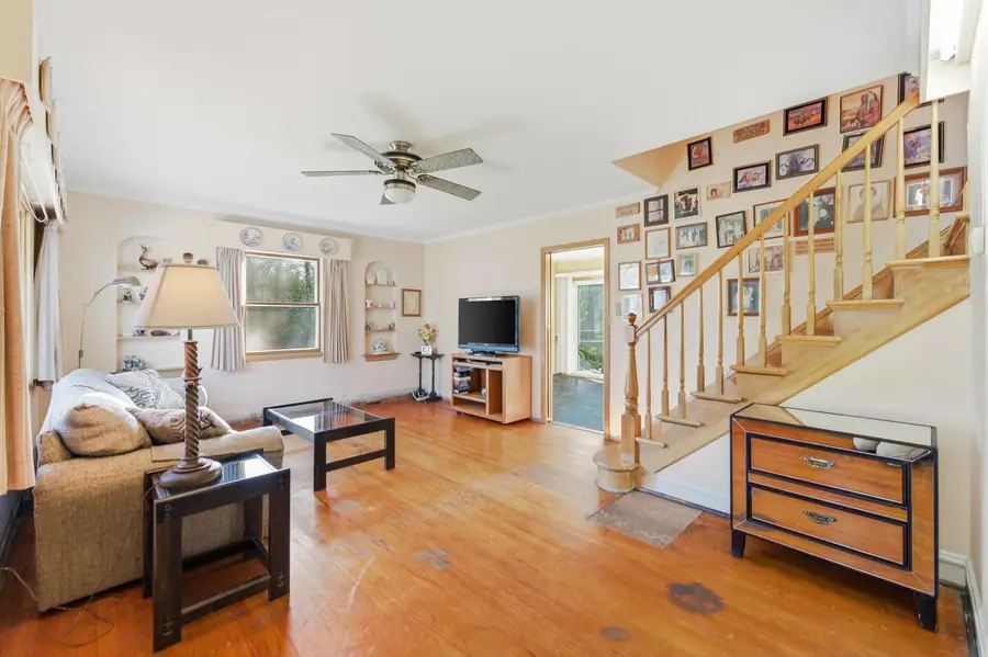 216 Edgebrook Road, Wood Dale, IL 60191 - Image #2