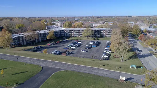 5540 Walnut Avenue #6B, Downers Grove, IL 60515