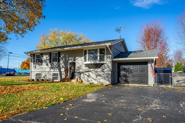 102 6th Avenue, Marengo, IL 60152