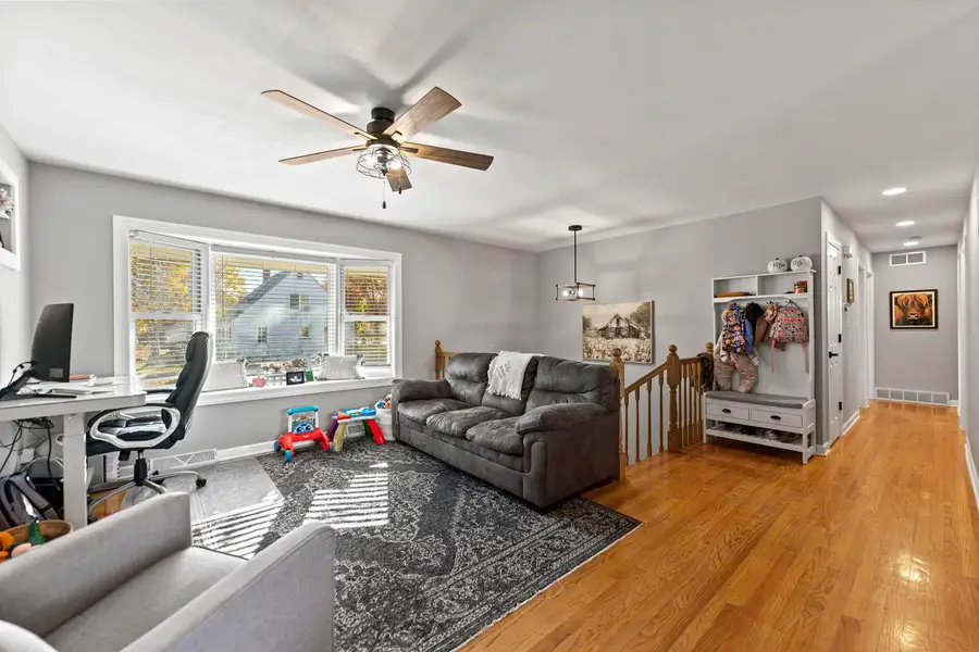 102 6th Avenue, Marengo, IL 60152 - Image #2