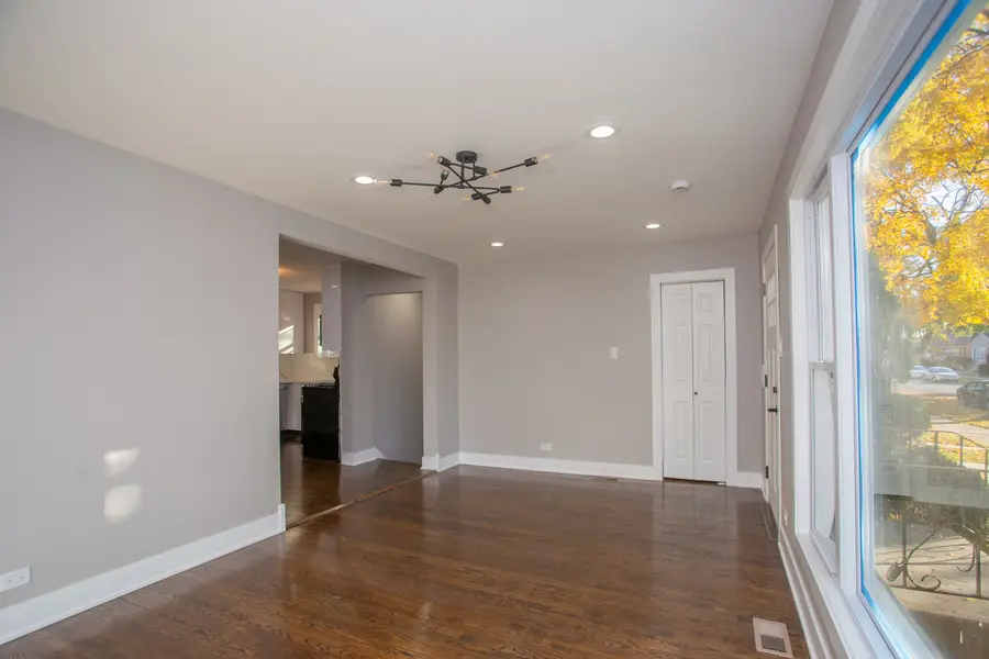 12421 S Honore Street, Calumet Park, IL 60827 - Image #3
