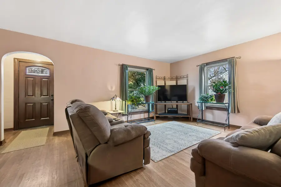 231 S Aldine Street, Elgin, IL 60123 - Image #2