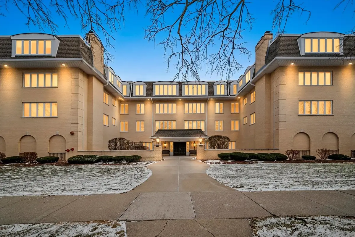 75 6th Avenue #302, La Grange, IL 60525 - Image #1