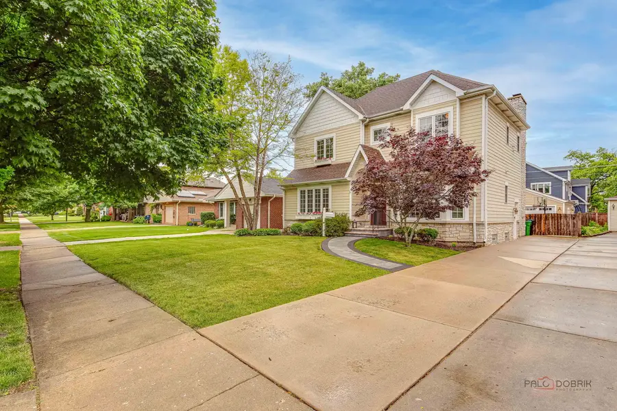 1341 Brophy Ave, Park Ridge, IL 60068 - #2
