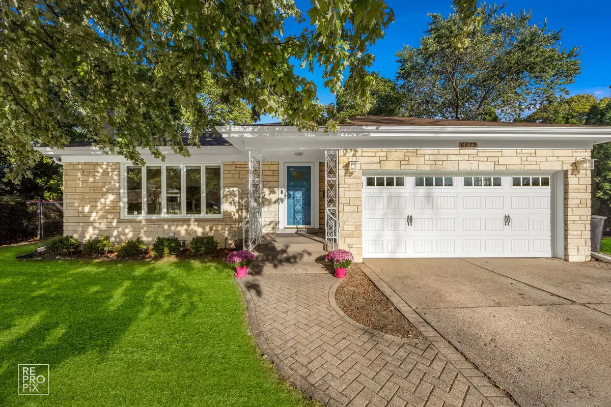 6872 N Loron Avenue, Chicago, IL 60646 - Image #1