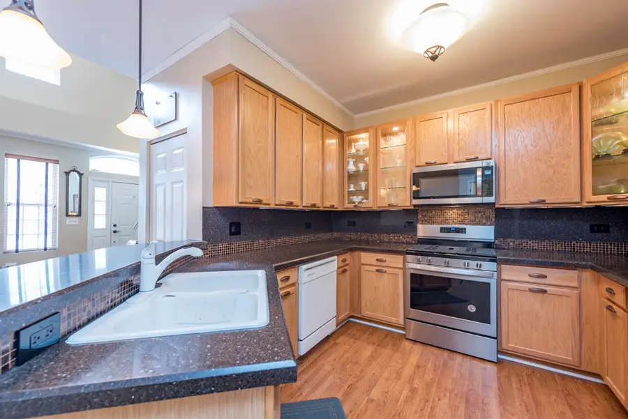 382 S Litchfield Drive, Round Lake, IL 60073 - Image #2