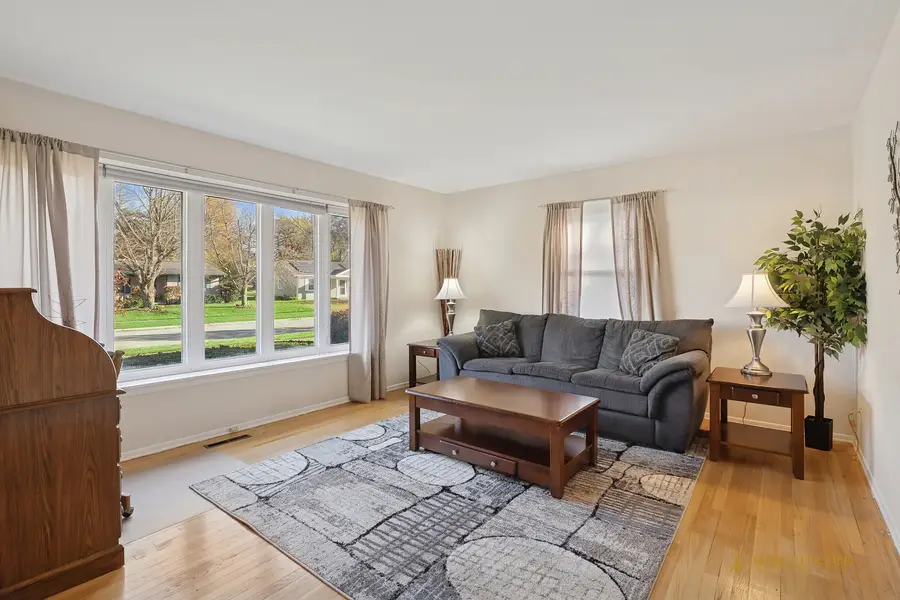 1115 N Oakwood Drive, McHenry, IL 60050 - Image #2