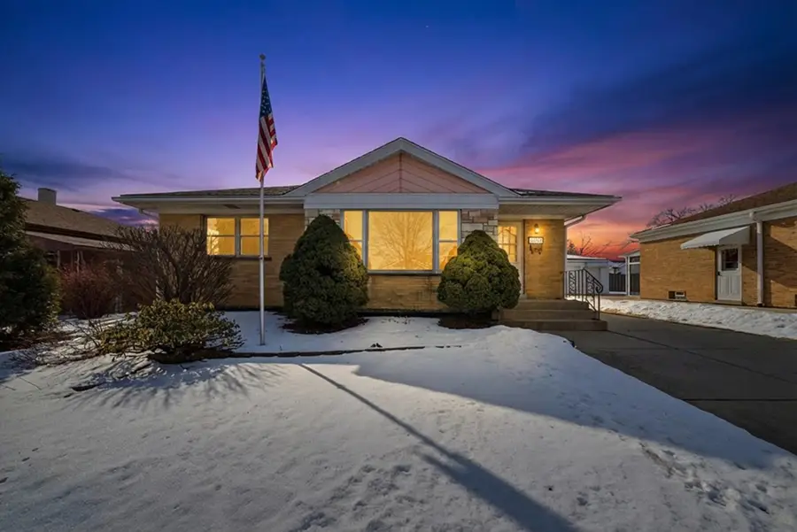 11153 Shakespeare Street, Westchester, IL 60154 - #2