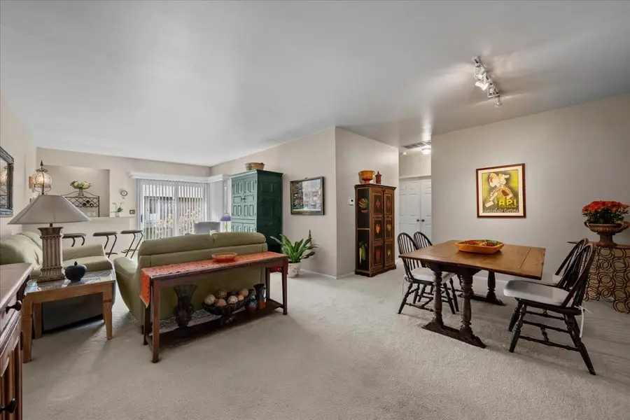 131 Autumn Court #131, Buffalo Grove, IL 60089 - Image #3