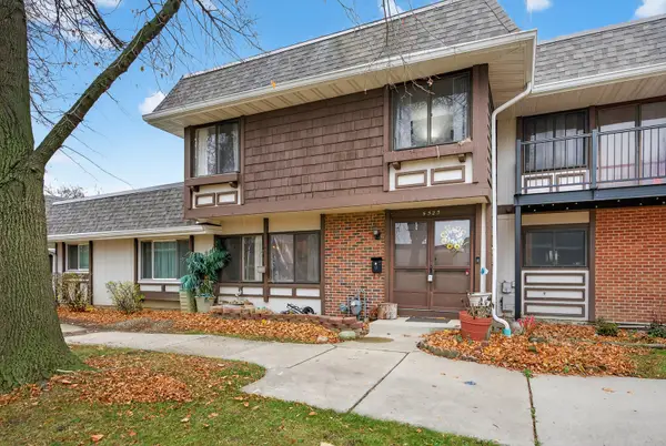 5525 Pebblebeach Drive, Hanover Park, IL 60133