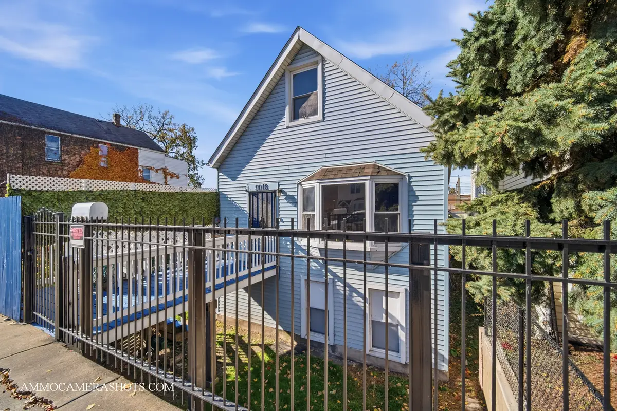 9018 S Brandon Avenue, Chicago, IL 60617 - Image #1