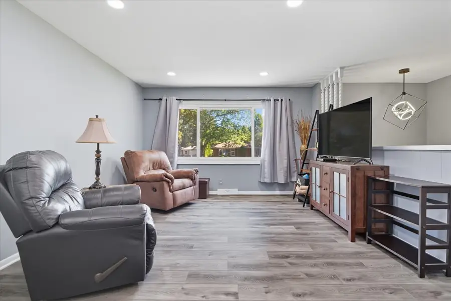 830 Russell Avenue, Winthrop Harbor, IL 60096 - Image #3