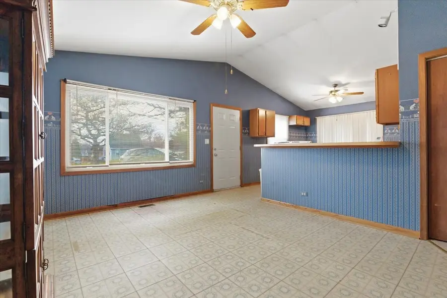 Address Withheld By Seller, Round Lake Beach, IL 60073 - Image #2