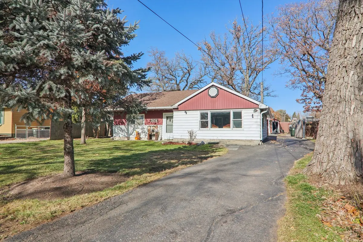 504 W Park Avenue, Round Lake, IL 60073 - Image #1