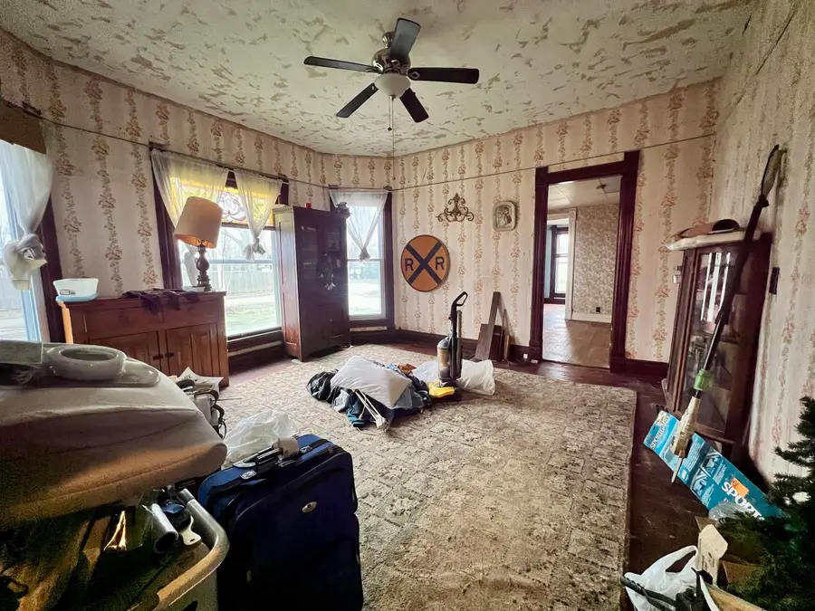 315 W Main Street, Oakland, IL 61943 - Image #3