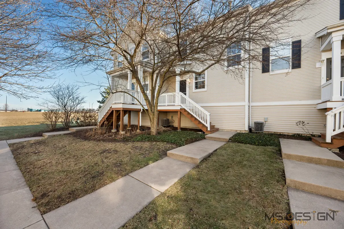 1526 Grand Drive #5, Dekalb, IL 60115 - Image #1