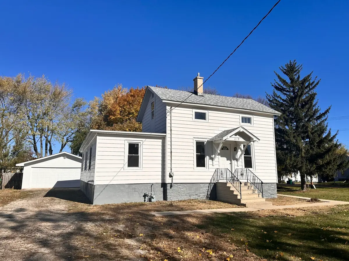 210 W Hall Street, Leland, IL 60531 - Image #1