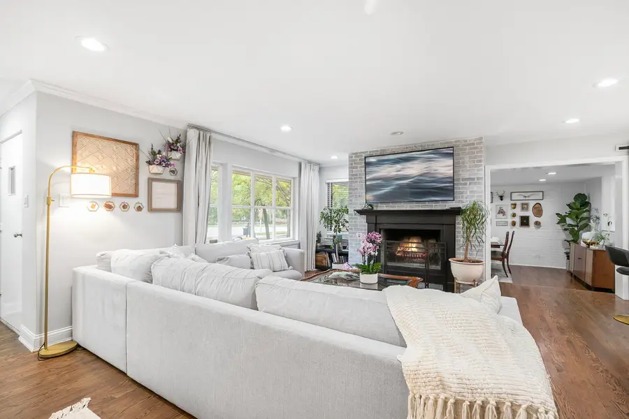 124 W Old Elm Road, Lake Forest, IL 60045 - Image #3