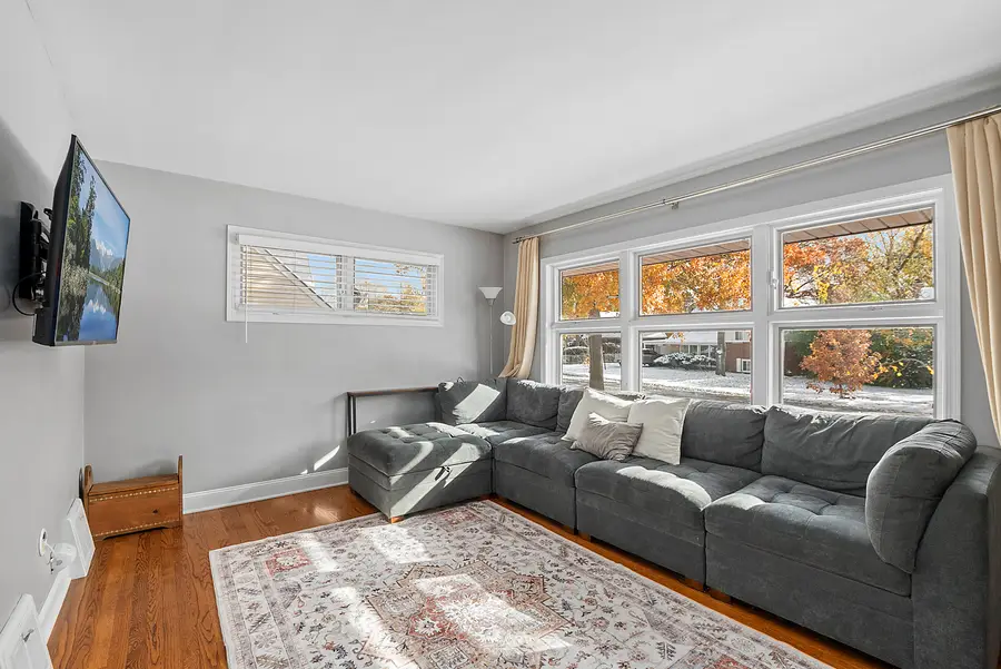 18418 Clyde Road, Homewood, IL 60430 - Image #2