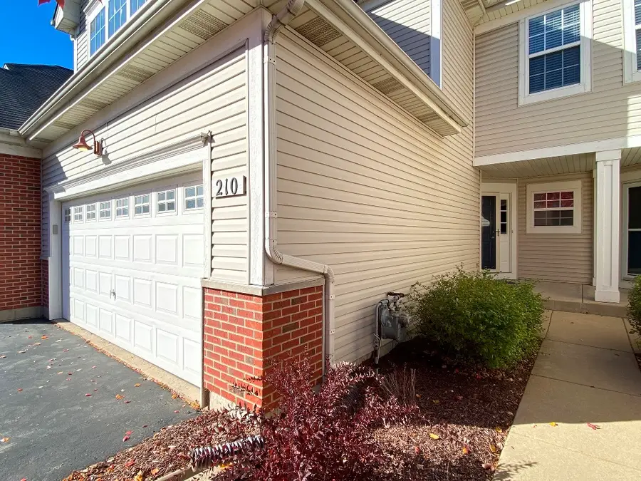 210 Dorset Avenue, Oswego, IL 60543 - Image #3