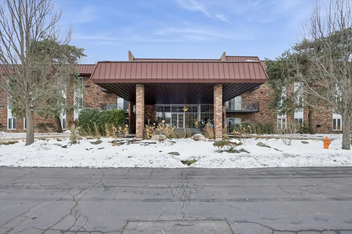 1041 W Ogden Avenue #320, Naperville, IL 60563 - Image #1