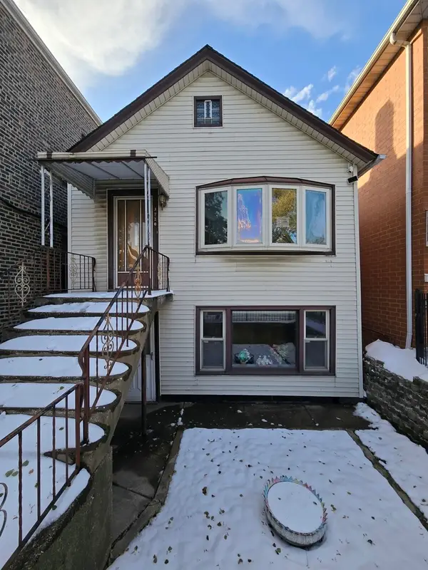 3720 S Hermitage Avenue, Chicago, IL 60609