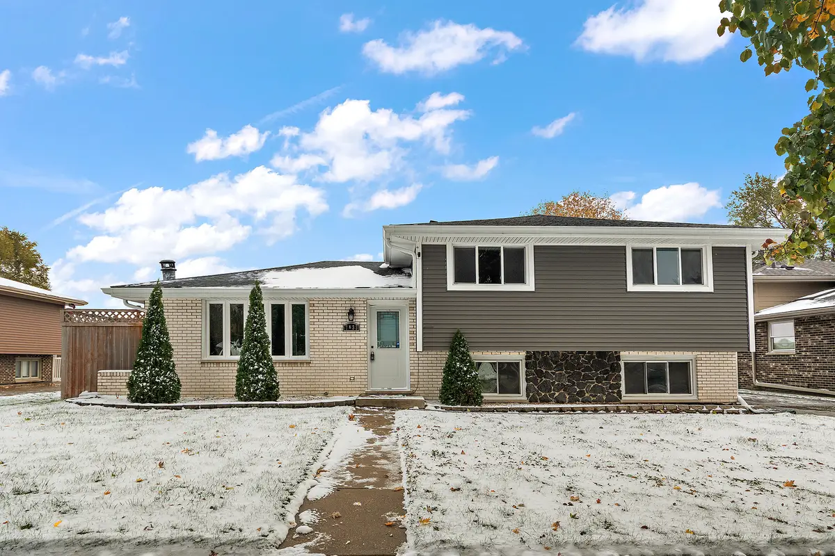 7433 S 88th Avenue, Justice, IL 60458 - Image #1