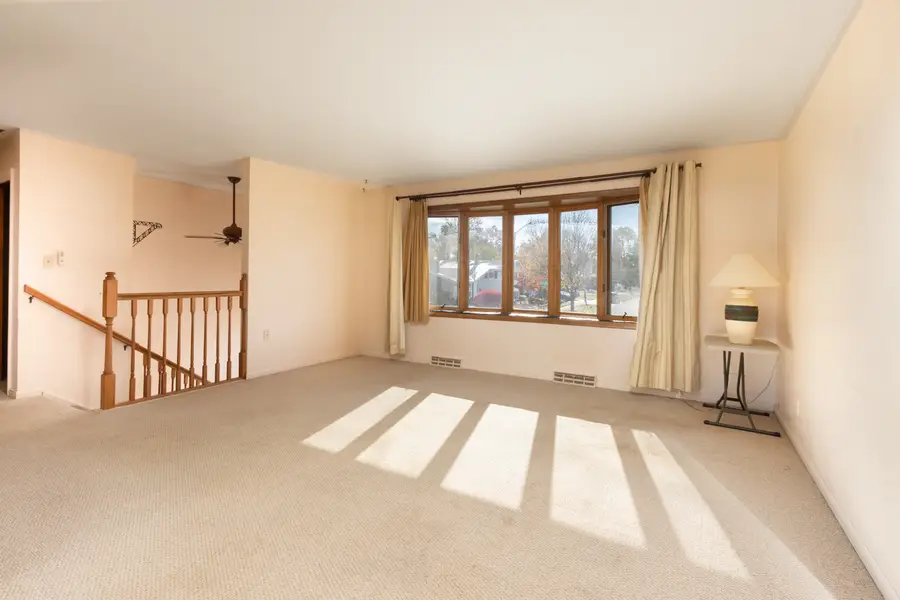 24 Sunset Drive, Cary, IL 60013 - Image #3