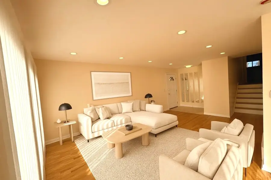 1042 W Central Road, Mount Prospect, IL 60056 - Image #3