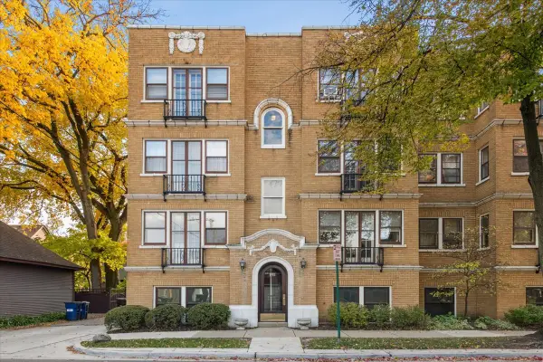 845 Pleasant Street #3E, Oak Park, IL 60302