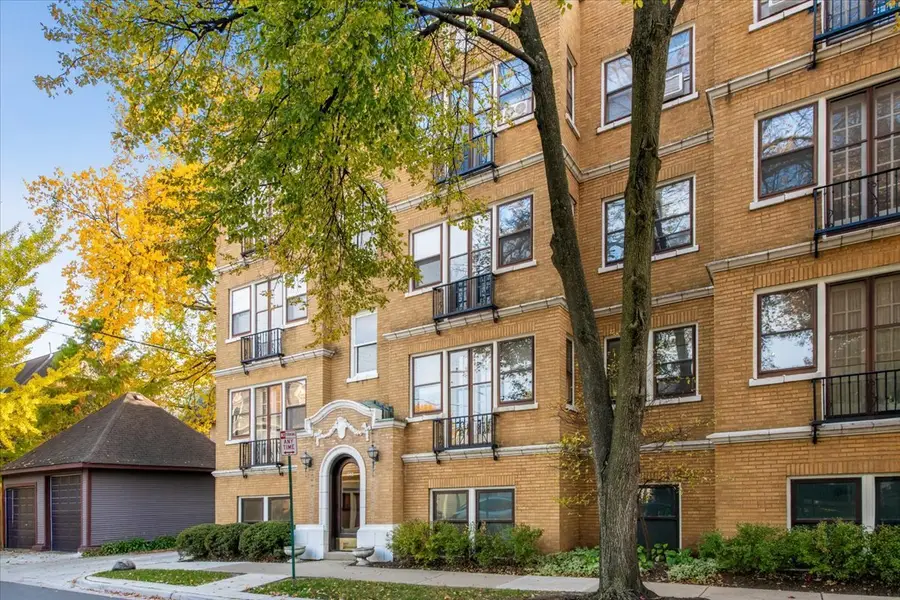 845 Pleasant Street #3E, Oak Park, IL 60302 - Image #2
