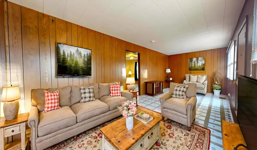 Address Withheld By Seller, Sidney, IL 61877 - Image #3