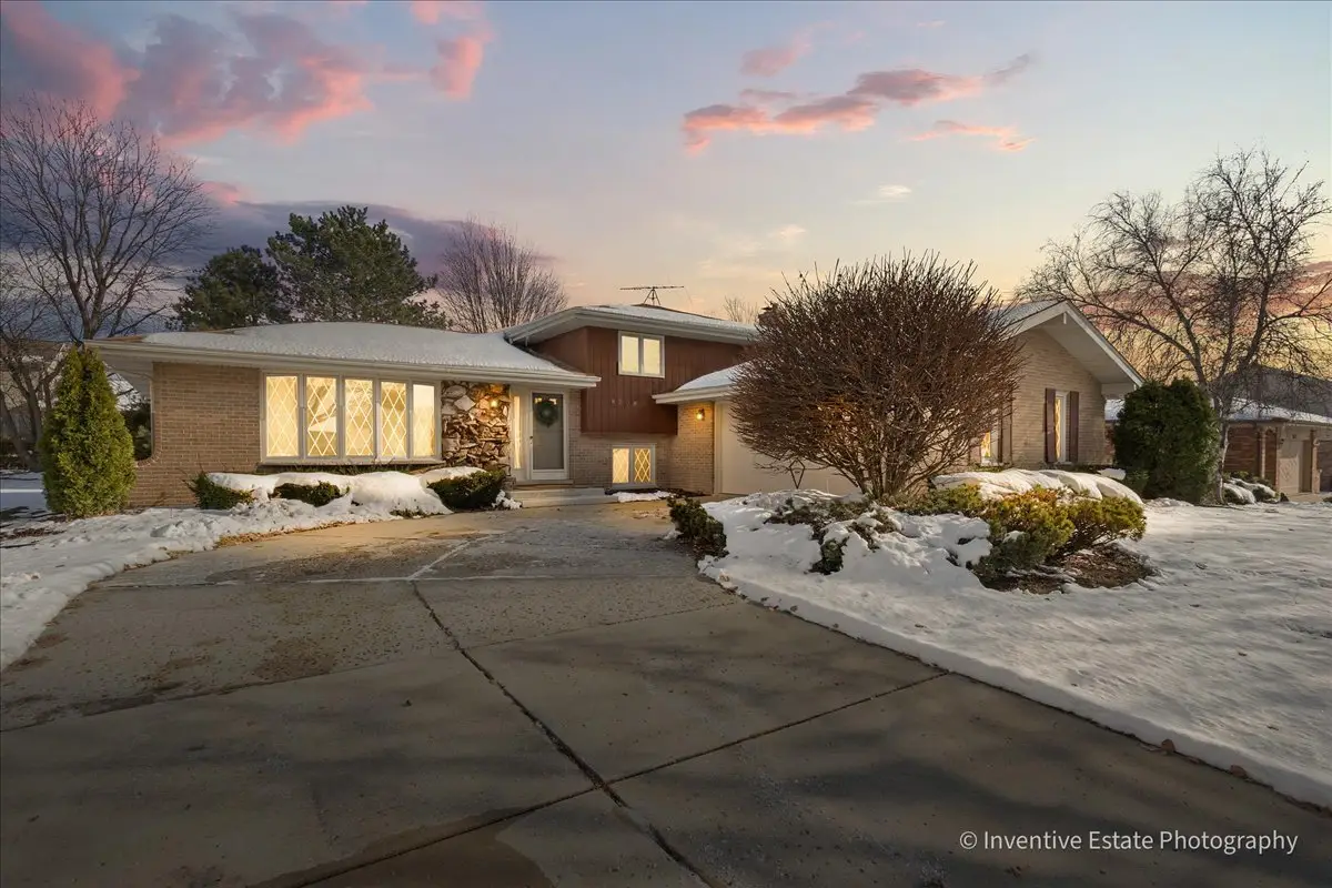 8209 Middlebury Avenue, Woodridge, IL 60517 - Image #1