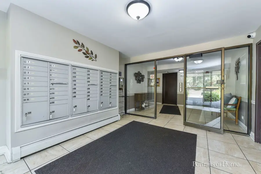 6630 S Brainard Avenue #203, Countryside, IL 60525 - Image #3