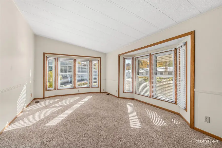 1122 Candida Road, Elgin, IL 60123 - Image #3