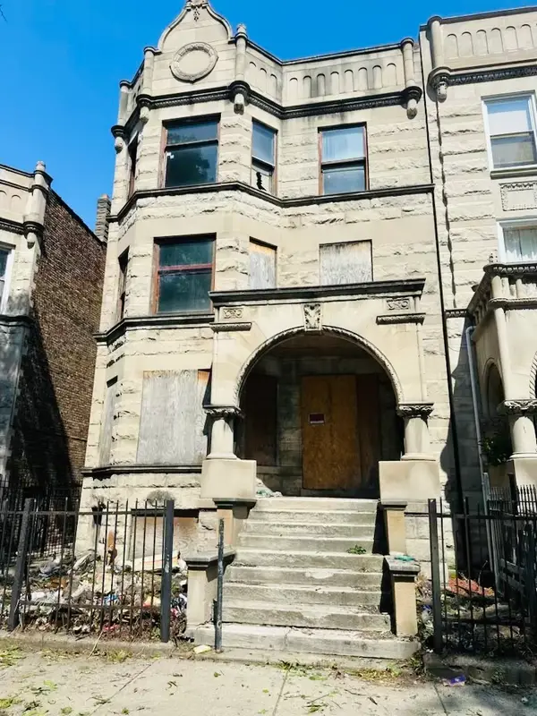 834 W Garfield Boulevard, Chicago, IL 60609