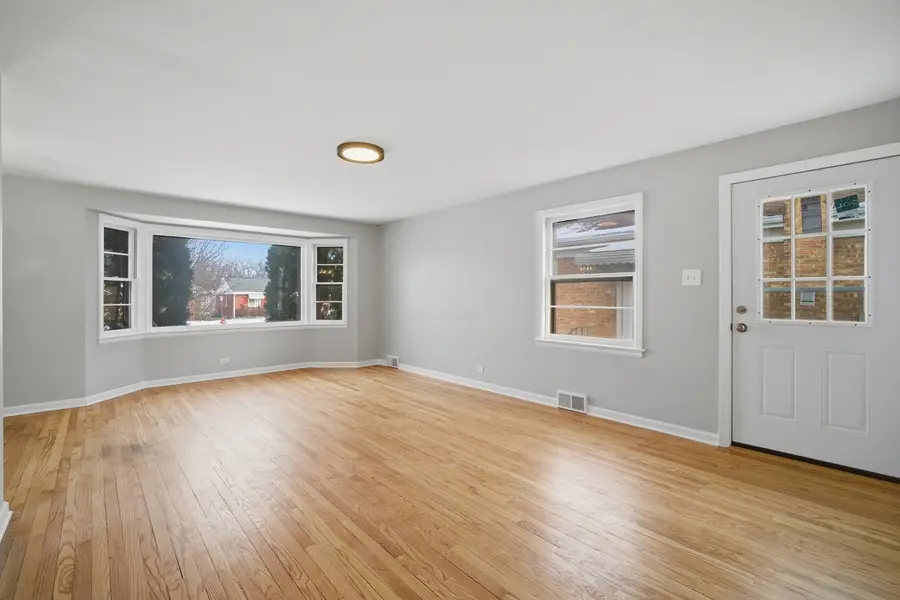 2091 Sherwin Avenue, Des Plaines, IL 60018 - Image #2