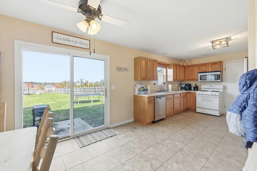 145 Heatherfield Lane, Dekalb, IL 60115 - Image #3