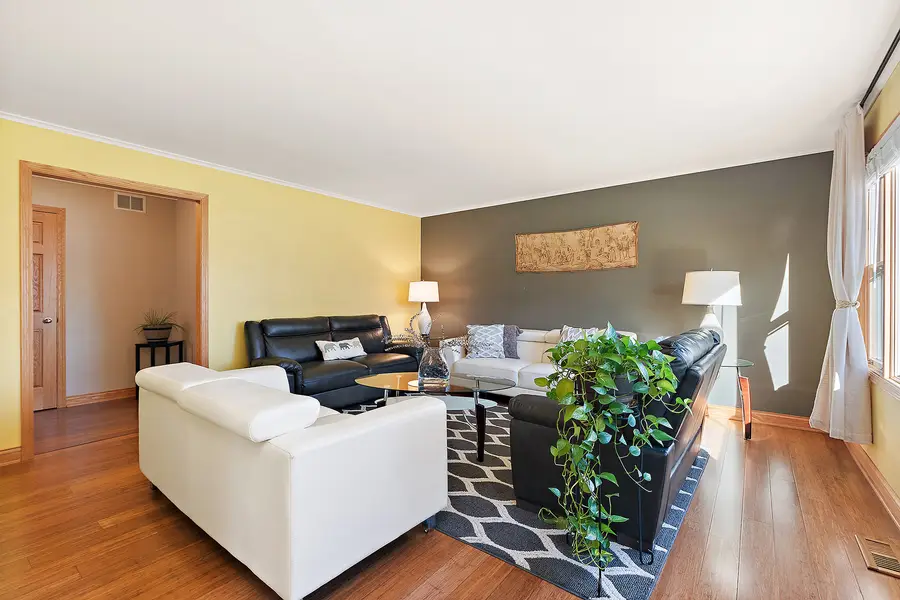 10736 Moody Avenue, Chicago Ridge, IL 60415 - Image #2