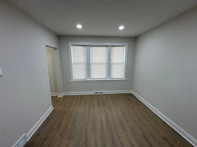 8626 S Burnham Avenue, Chicago, IL 60617 - Image #3