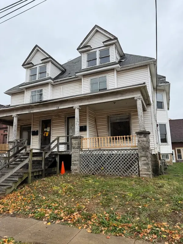 16-18 N Green Avenue, Freeport, IL 61032