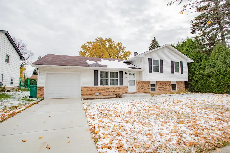 753 Patton Drive, Buffalo Grove, IL 60089 - Image #2