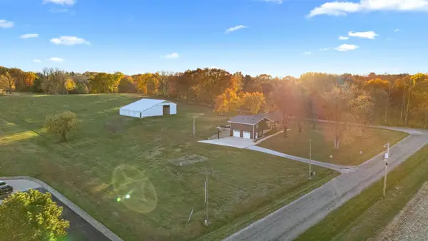 15945 Gresham Road, Mackinaw, IL 61755