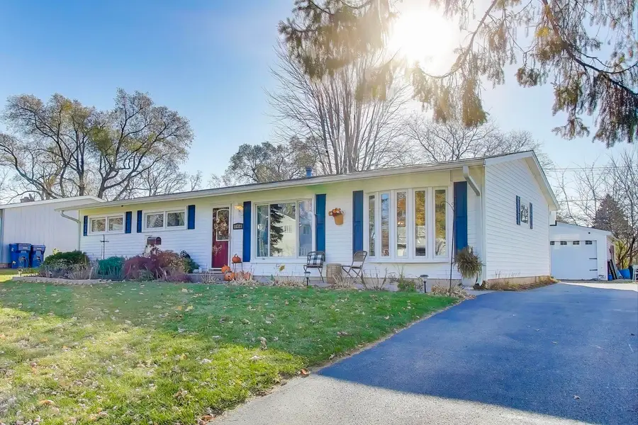 18323 W Woodland Terrace, Gurnee, IL 60031 - Image #2