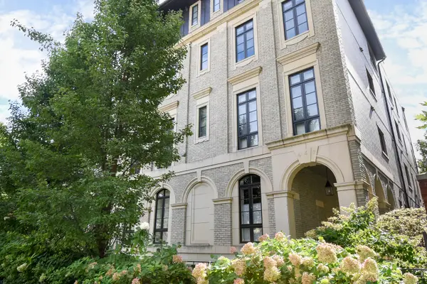 647 W Melrose Street #5, Chicago, IL 60657