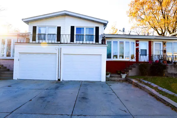 8904 Robin Drive, Des Plaines, IL 60016