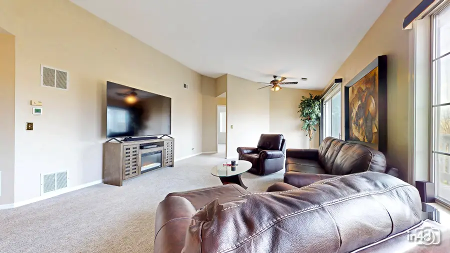 2450 Raleigh Court #2, Schaumburg, IL 60193 - Image #3