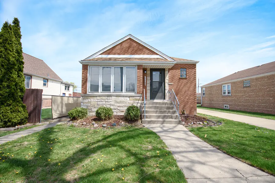 5533 S Menard Avenue, Chicago, IL 60638 - Image #2