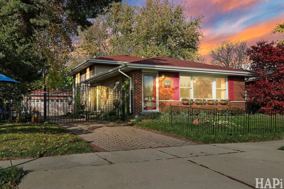 2176 N Westmoreland Drive, Palatine, IL 60074 - Image #1